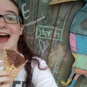 Meet your Posher, Stephanie